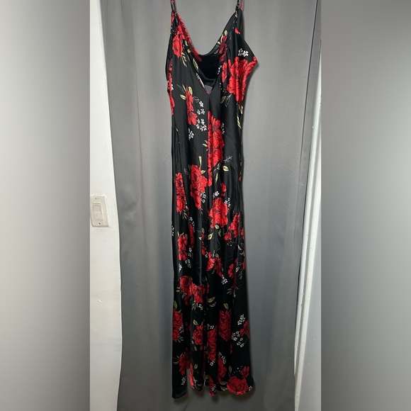 Lulus Romantic Black Floral Print Satin Cowl Neck Wedding Guest Maxi Dress M - Picture 10 of 16